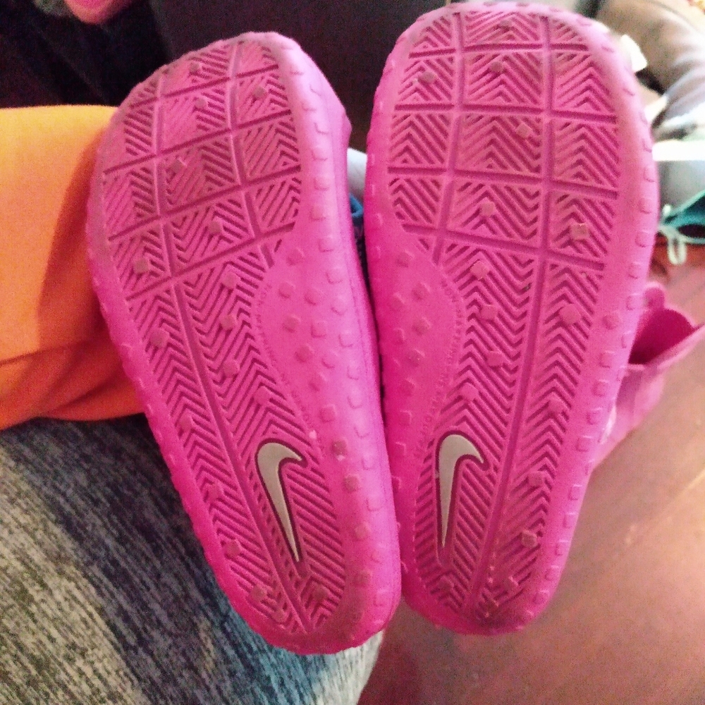Toddler Nike Water shoes size 9